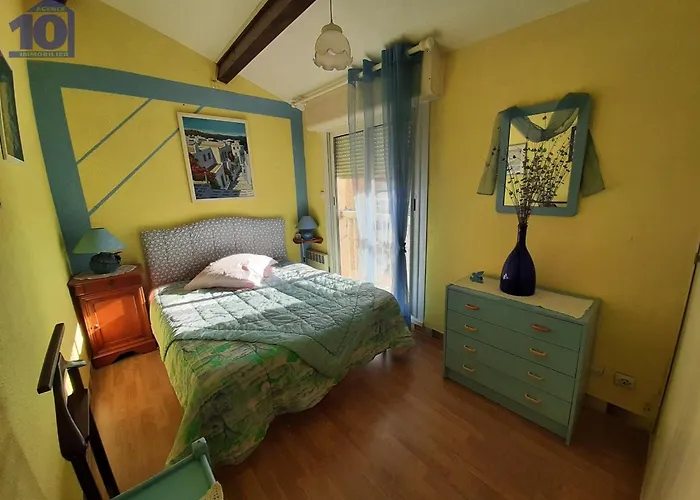Pavillon 4 Pers. A 50m De La Avec Jardin Clos Et Parking Prive - Fr-1-781-39 *